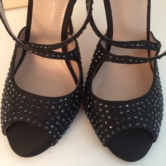 Crystal Encrusted Peep Toe Sandal-Size 5 - Picture 3 of 8